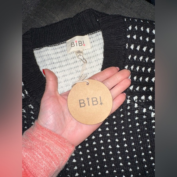 NWT BIBI Size Medium Black and White Fringe Distressed Sweater - Picture 9 of 10